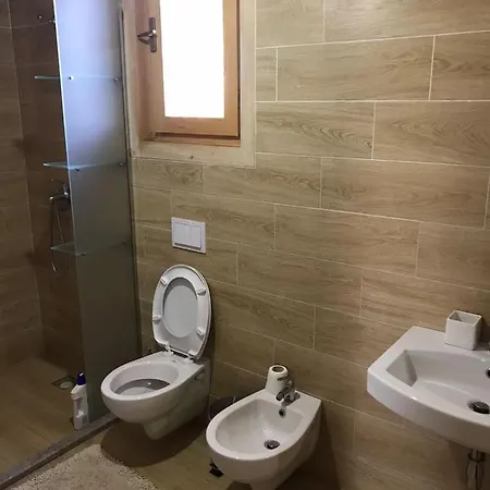 Gjiri Lalzit *
