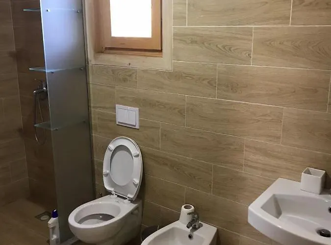 Gjiri Lalzit *