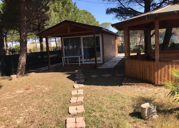 Gjiri Lalzit 度假居 *