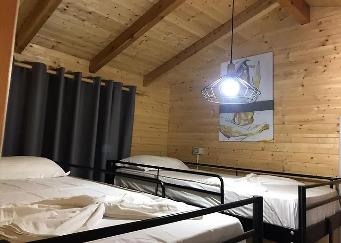 Gjiri Lalzit 度假居 Durrës