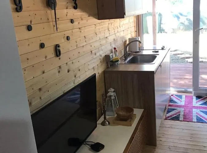 Gjiri Lalzit 度假居